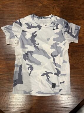 Nike White & Gray Camo Short Sleeve Performance Tee